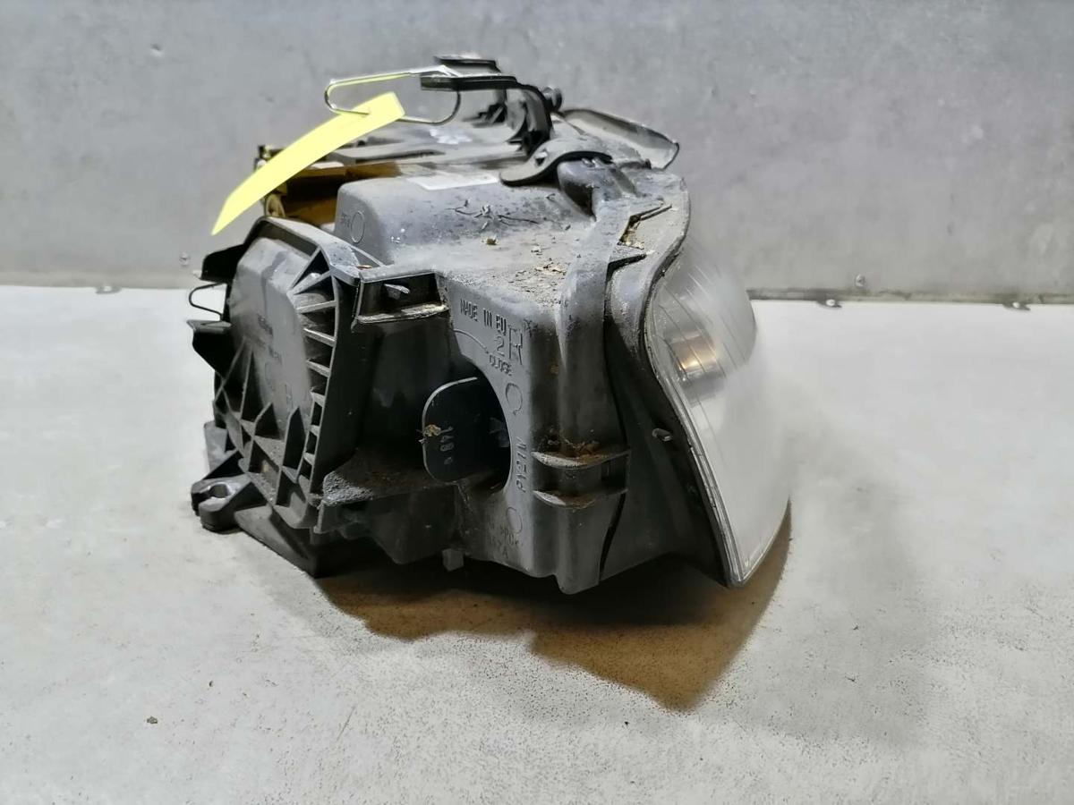 Audi A4 8E B6 original Scheinwerfer vorn rechts Halogen Bj.2003